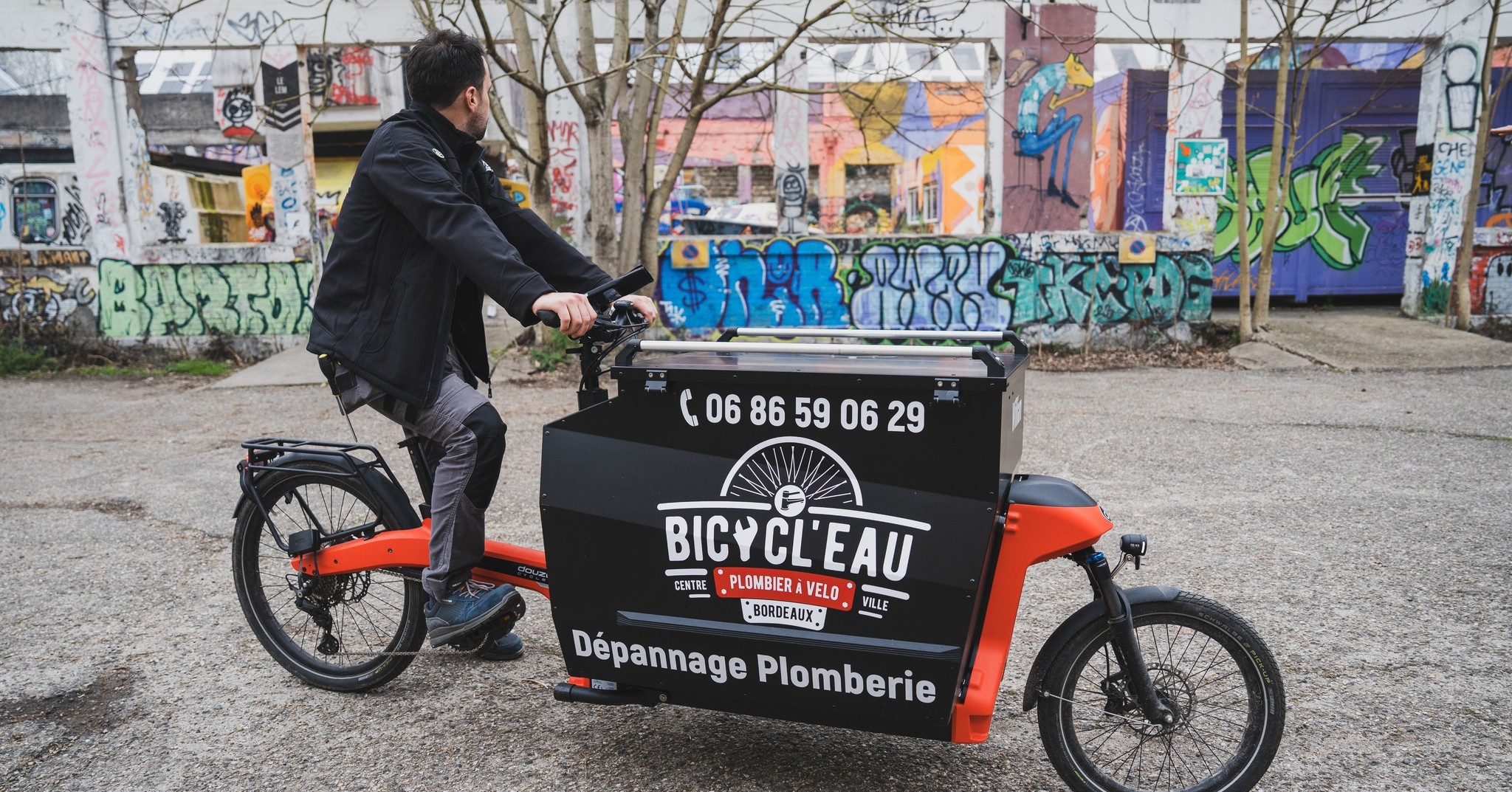 Vélo cargo plombier – gagnez 1h à Nantes | EN CARGO SIMONE - velo cargo plombier nantes